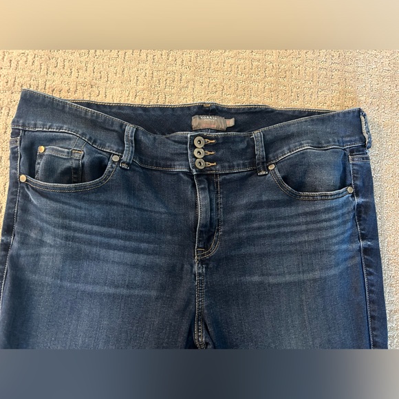 Torrid Capri Jeans Size 22 EUC - Picture 4 of 6